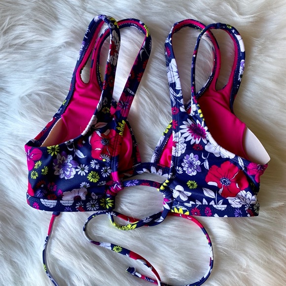 *SOLD*Sexy Floral Bikini Top - Picture 4 of 5